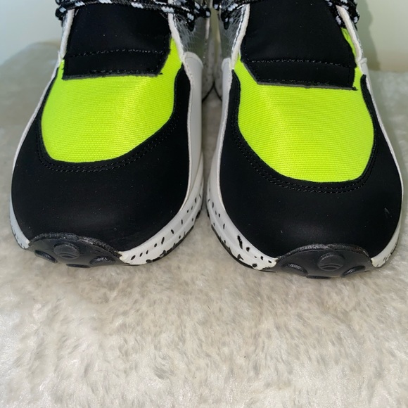 ‼️⚠️LAST PAIR Size 8‼️ Fashion Sneakers - Picture 4 of 6